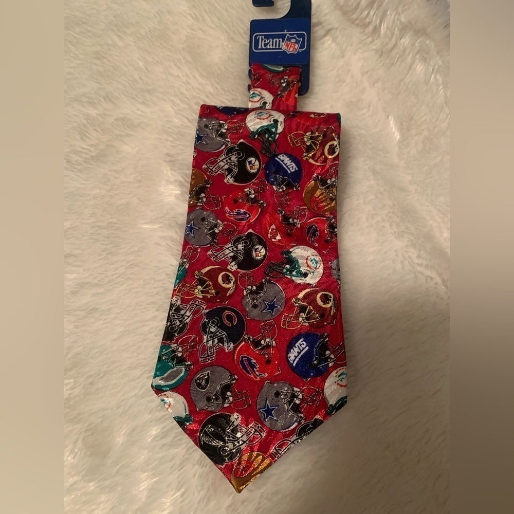 Team NFL Vintage Red Silk Tie - all team helmets - made in USA NWT